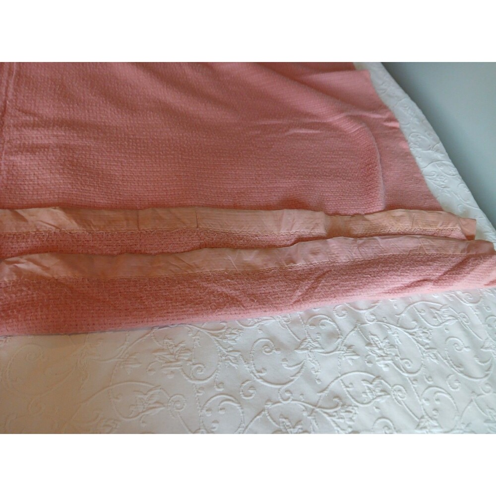 Vtg Blanket Waffle Weave Acrylic Pink  Satin Trim 88 X 68